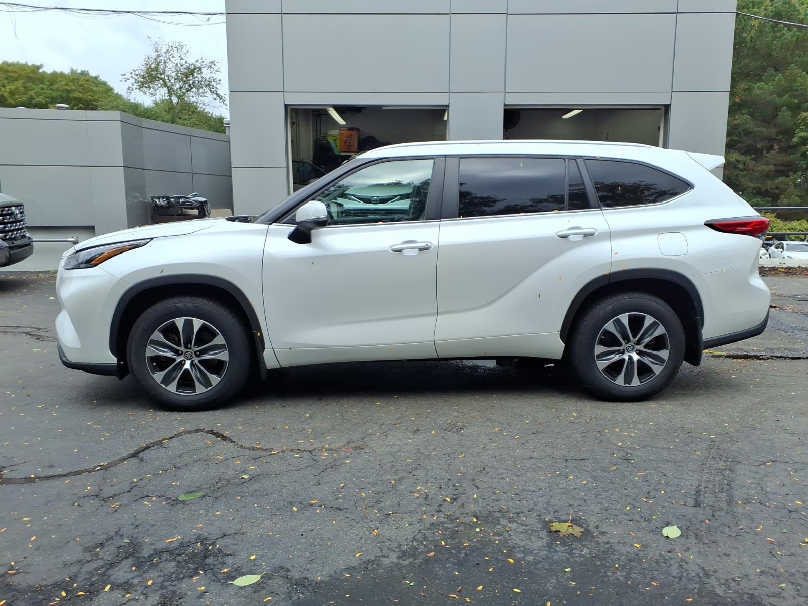 Used 2023 Toyota Highlander SUV