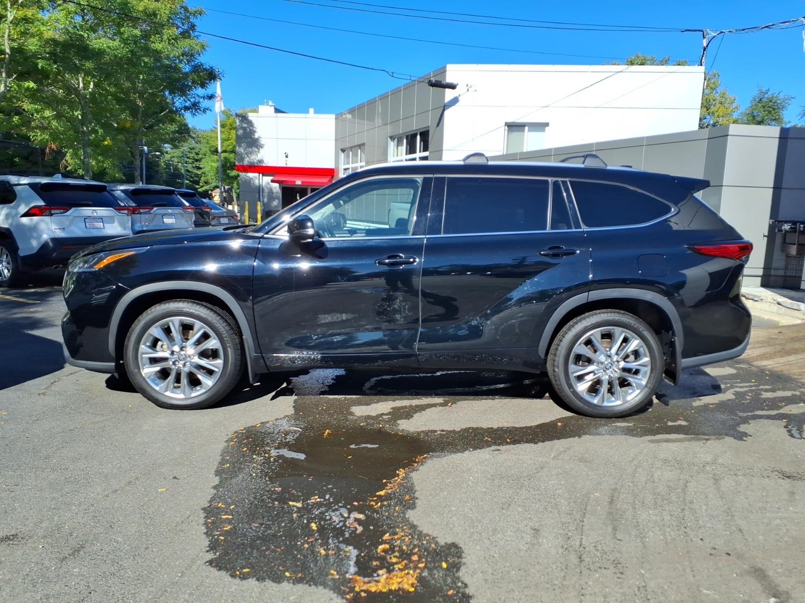 Used 2023 Toyota Highlander SUV