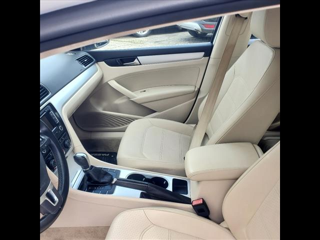 2013 Volkswagen Passat SE PZEV