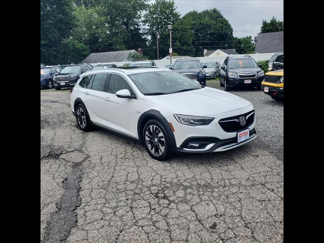 2018 Buick Regal TourX Essence