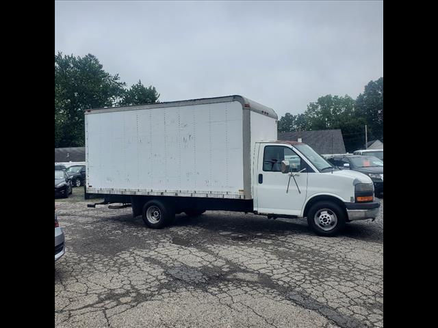 2004 GMC Savana 3500 SLE
