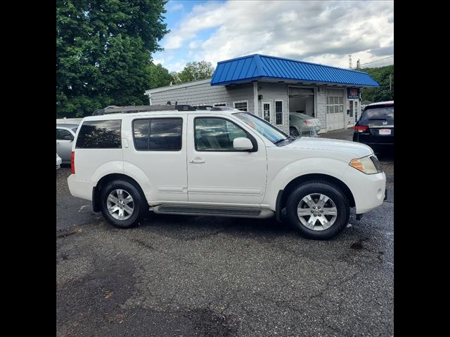 2009 Nissan Pathfinder SE