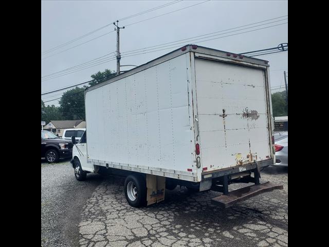 2004 GMC Savana 3500 SLE