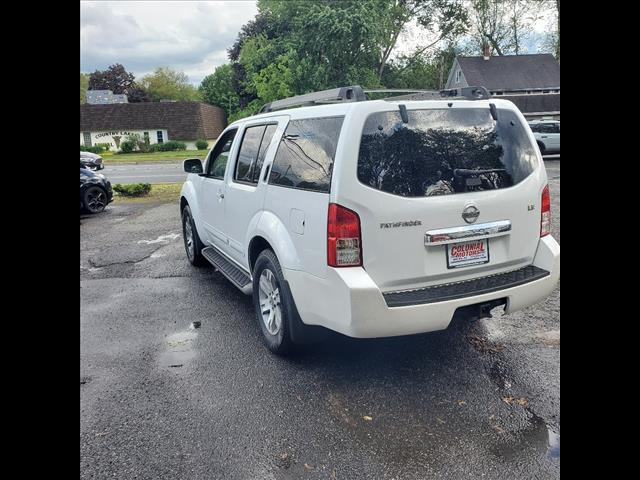 2009 Nissan Pathfinder SE