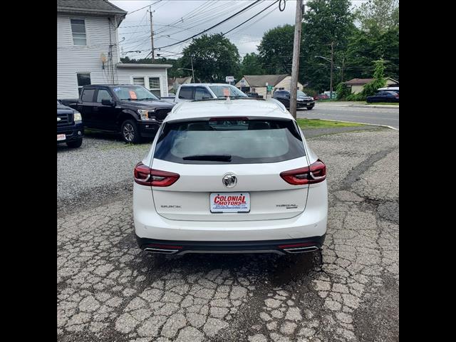 2018 Buick Regal TourX Essence
