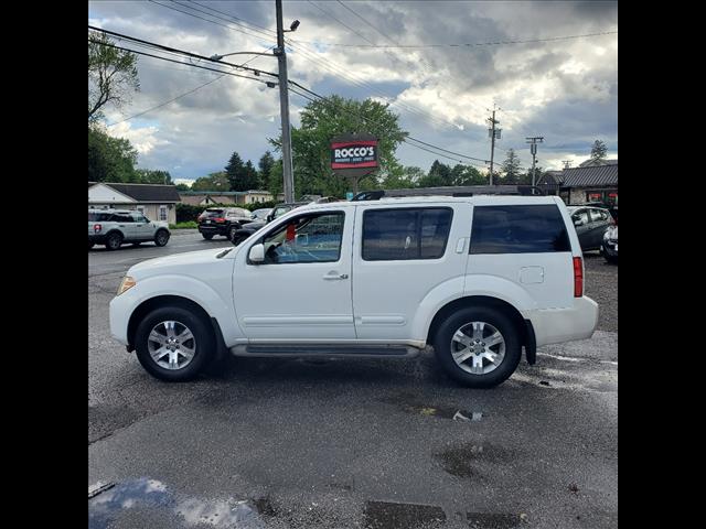 2009 Nissan Pathfinder SE