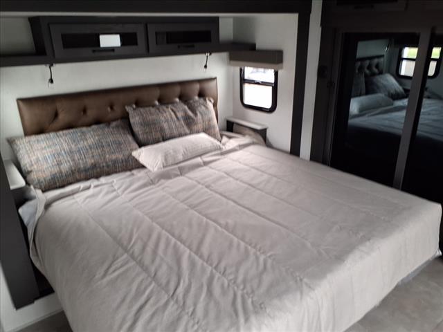2025 Forest River ROCKWOOD SIGNATURE 361RLS