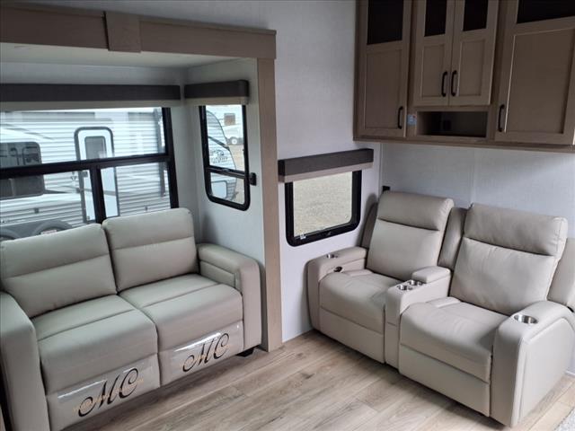 2025 Forest River ROCKWOOD SIGNATURE 371RK