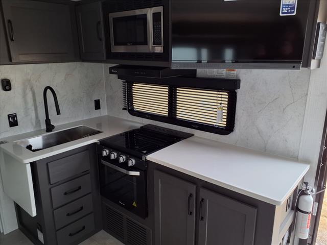 2025 Forest River ROCKWOOD ULTRA LITE 2618RD