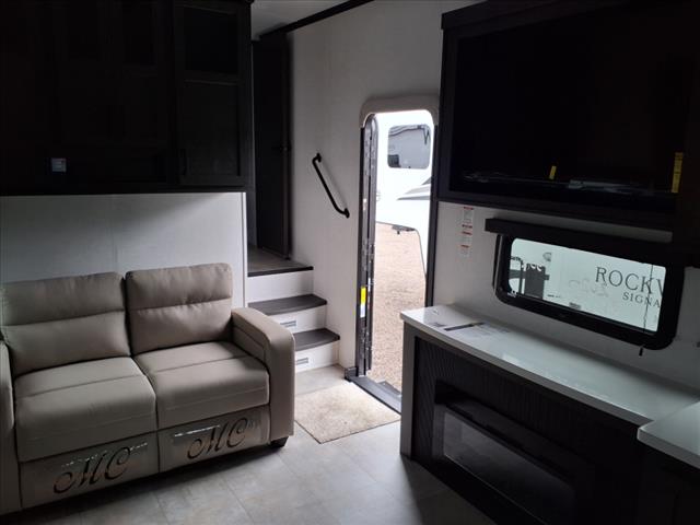 2025 Forest River ROCKWOOD SIGNATURE 301RKS