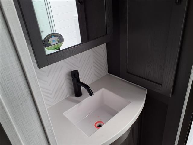 2025 Forest River ROCKWOOD SIGNATURE 282RK