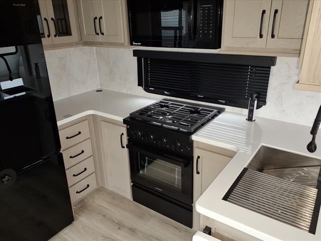 2025 Forest River ROCKWOOD SIGNATURE 371RK