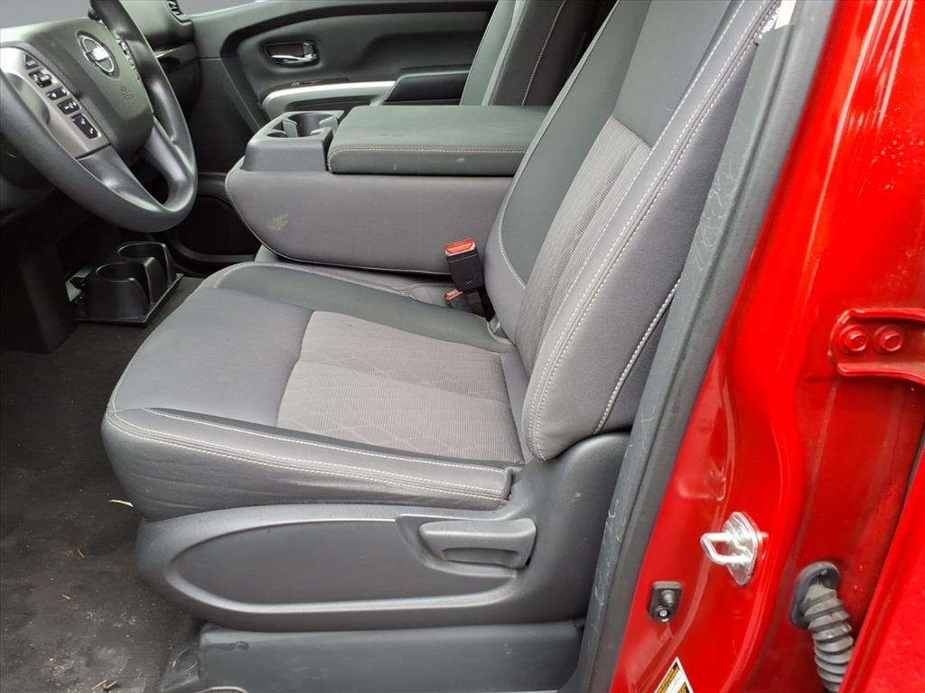 2022 Nissan Titan SV 2022 Nissan Titan SV