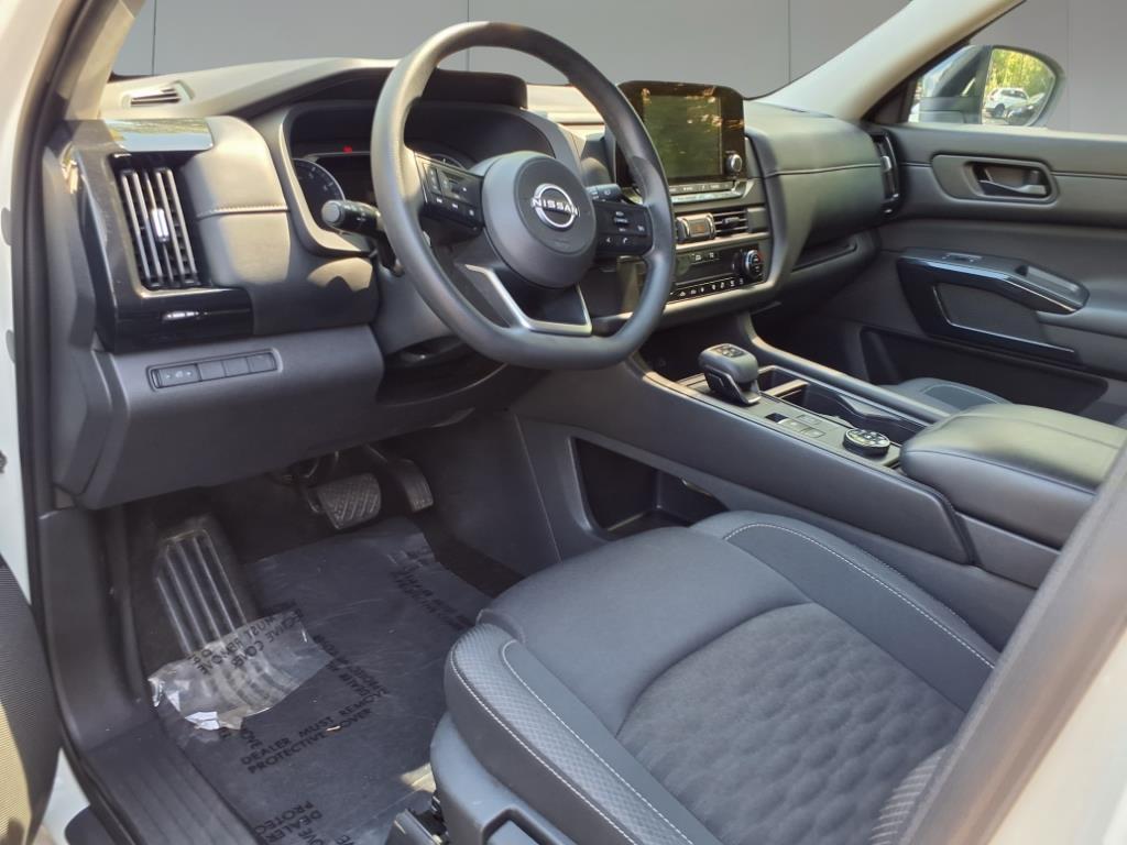 2024 Nissan Pathfinder S