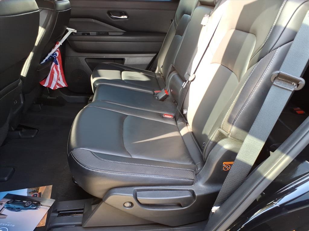 2024 Nissan Pathfinder SL 2024 Nissan Pathfinder SL