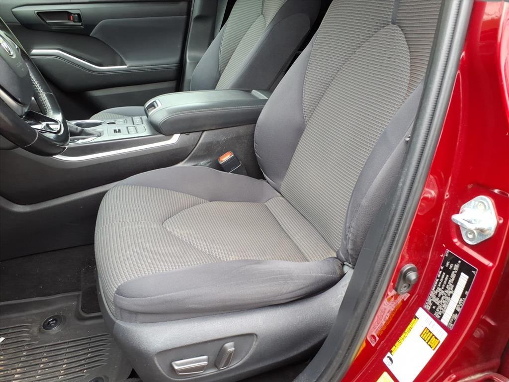 2020 Toyota Highlander LE