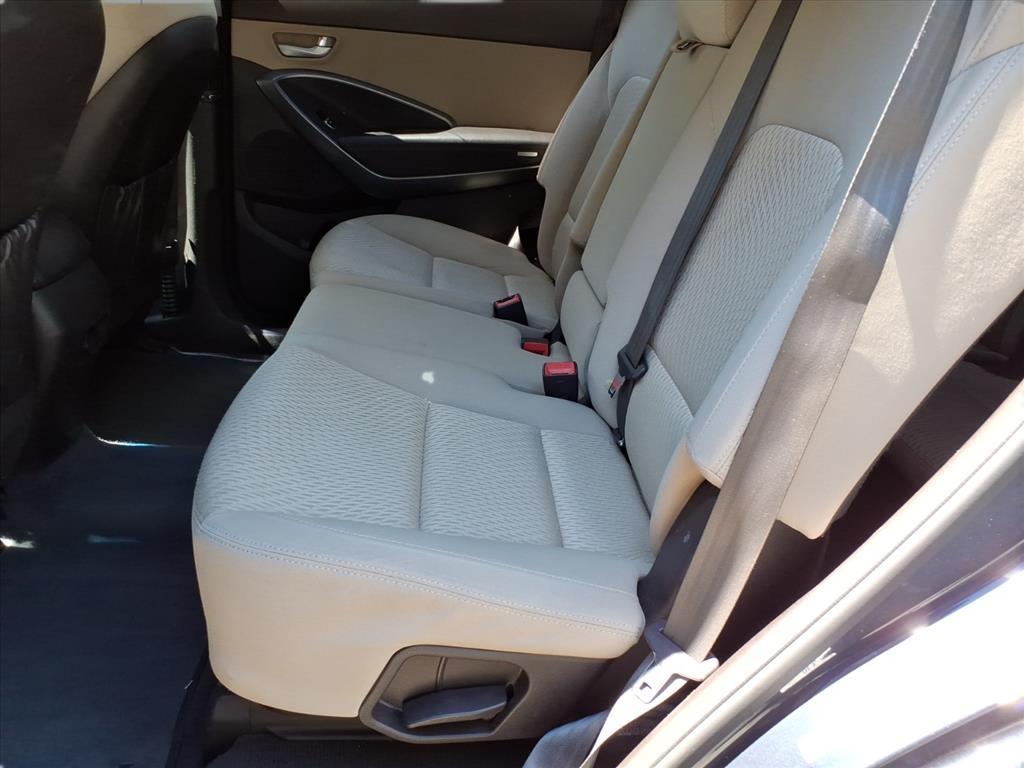 2016 Hyundai SANTA FE SE