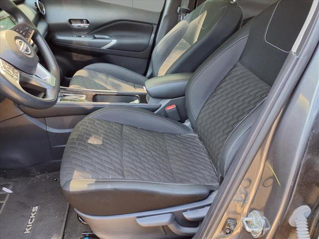2022 Nissan Kicks SV