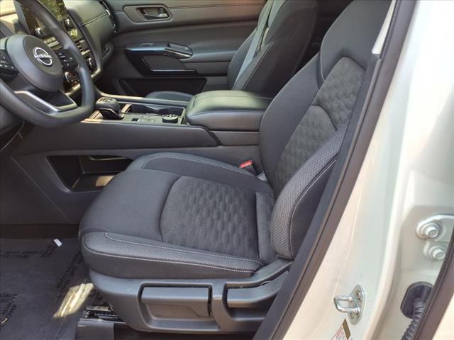 2024 Nissan Pathfinder S