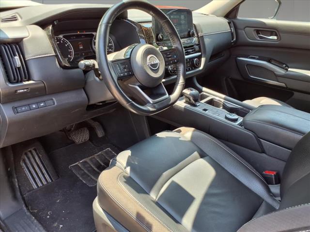 2022 Nissan Pathfinder SL