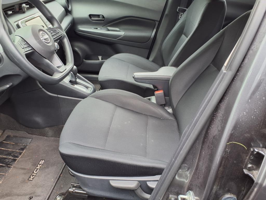 2023 Nissan Kicks S