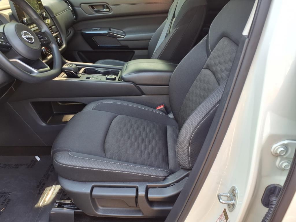 2024 Nissan Pathfinder S