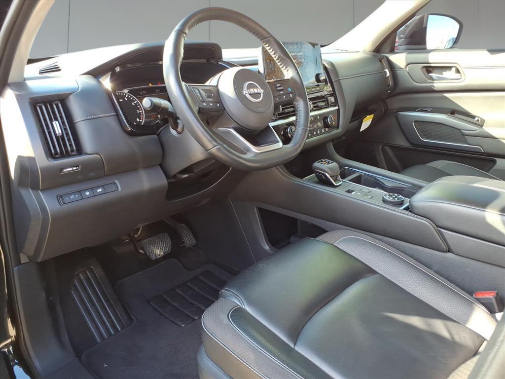 2024 Nissan Pathfinder SL