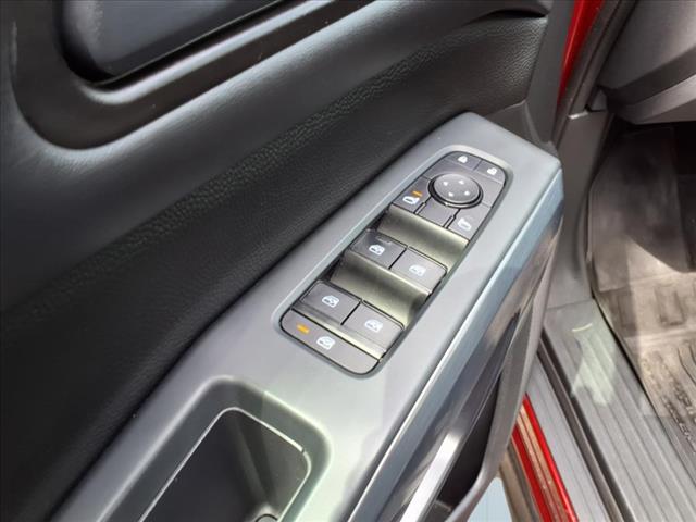2023 Nissan Pathfinder SV