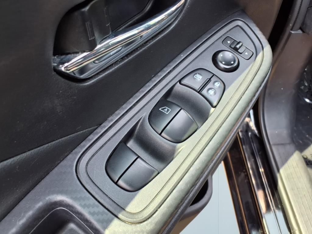 2023 Nissan Versa SV