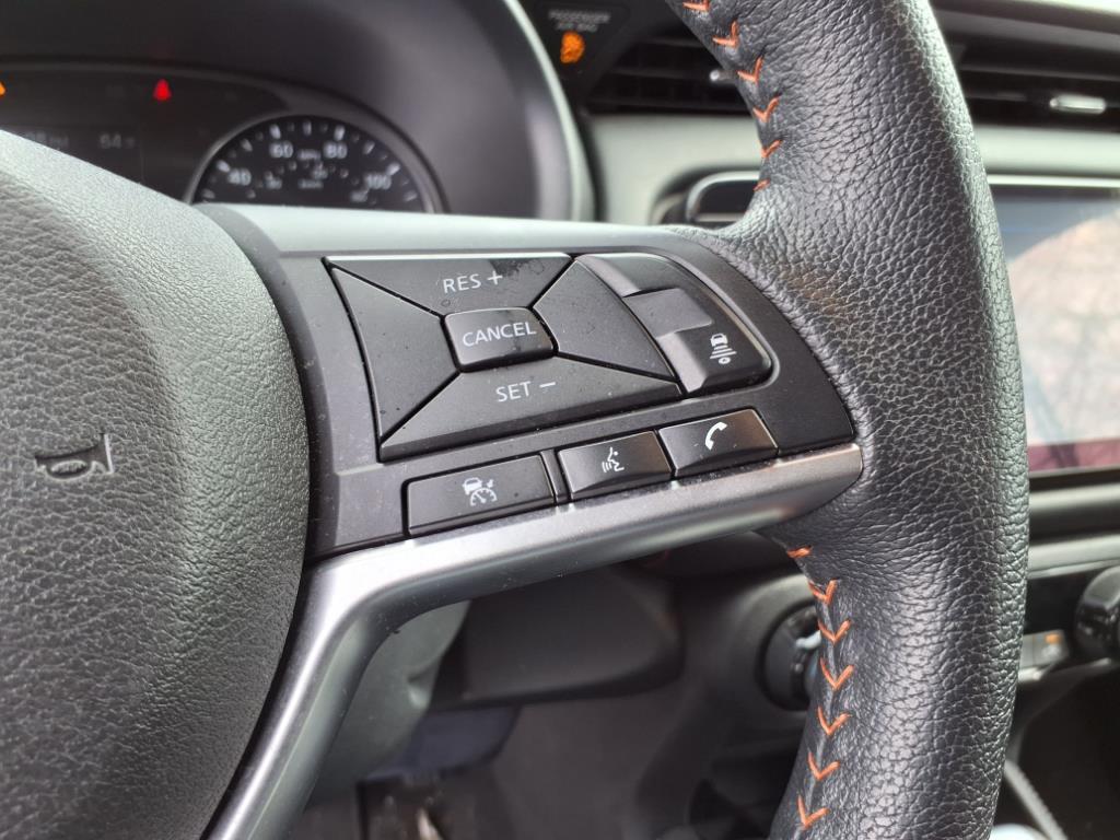 2022 Nissan Kicks SR