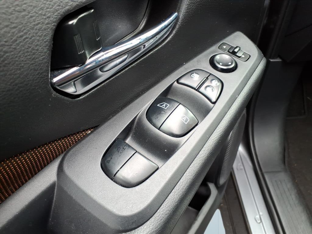 2024 Nissan Kicks SR 2024 Nissan Kicks SR