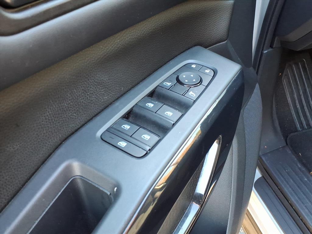 2023 Nissan Pathfinder S 2023 Nissan Pathfinder S