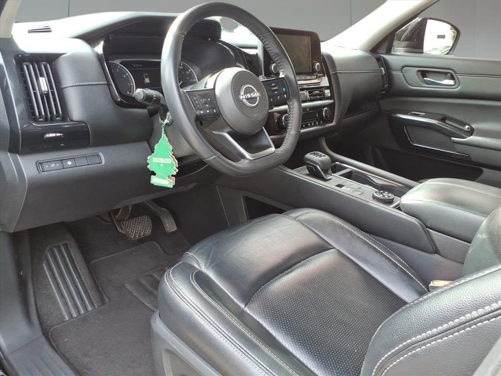 2022 Nissan Pathfinder SV