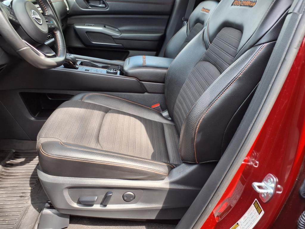 2023 Nissan Pathfinder SV