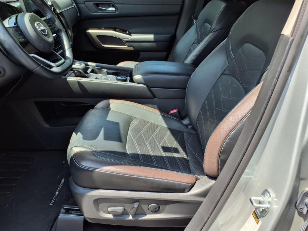 2022 Nissan Pathfinder Platinum