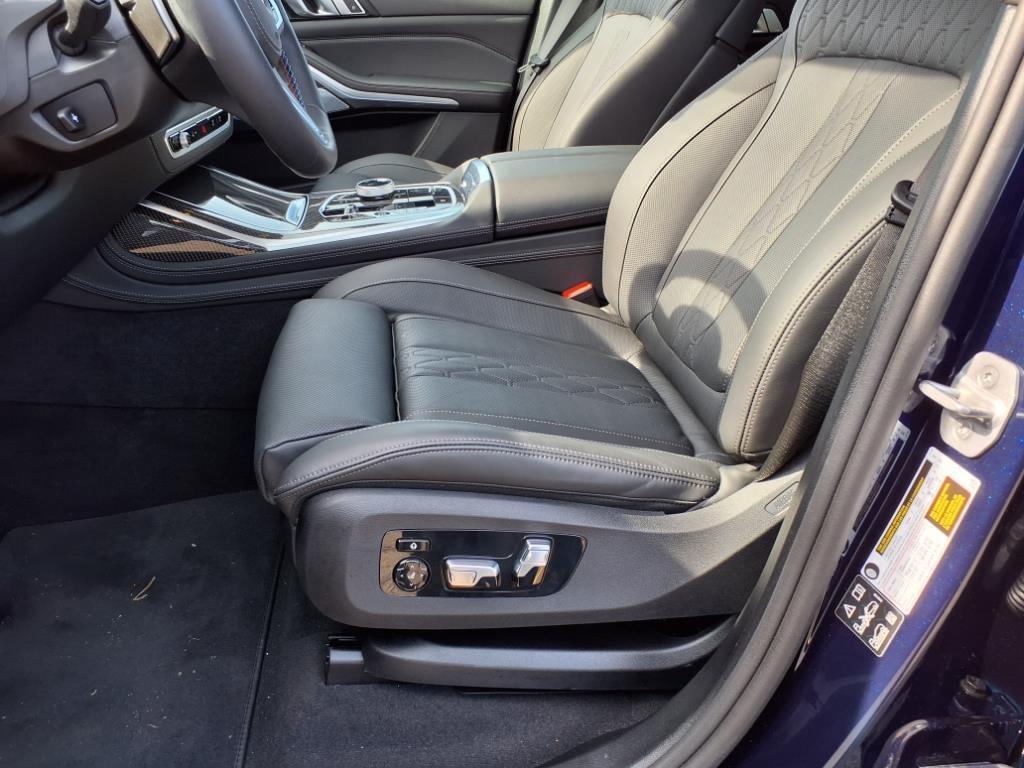 2025 BMW X7 M60i