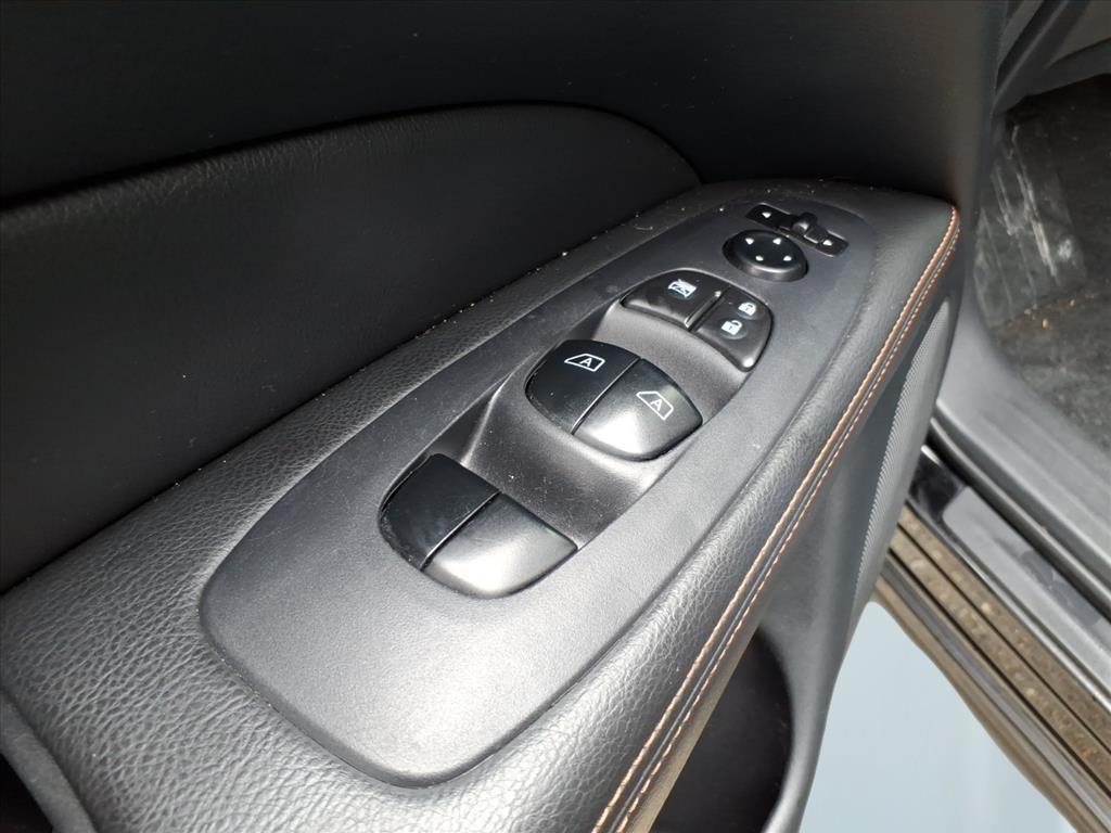 2019 Nissan Pathfinder SV 2019 Nissan Pathfinder SV