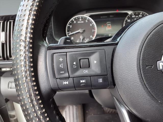 2023 Nissan Pathfinder SV