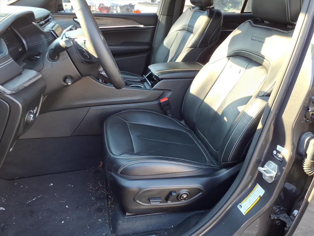 2023 Jeep Grand Cherokee Overland 2023 Jeep Grand Cherokee Overland