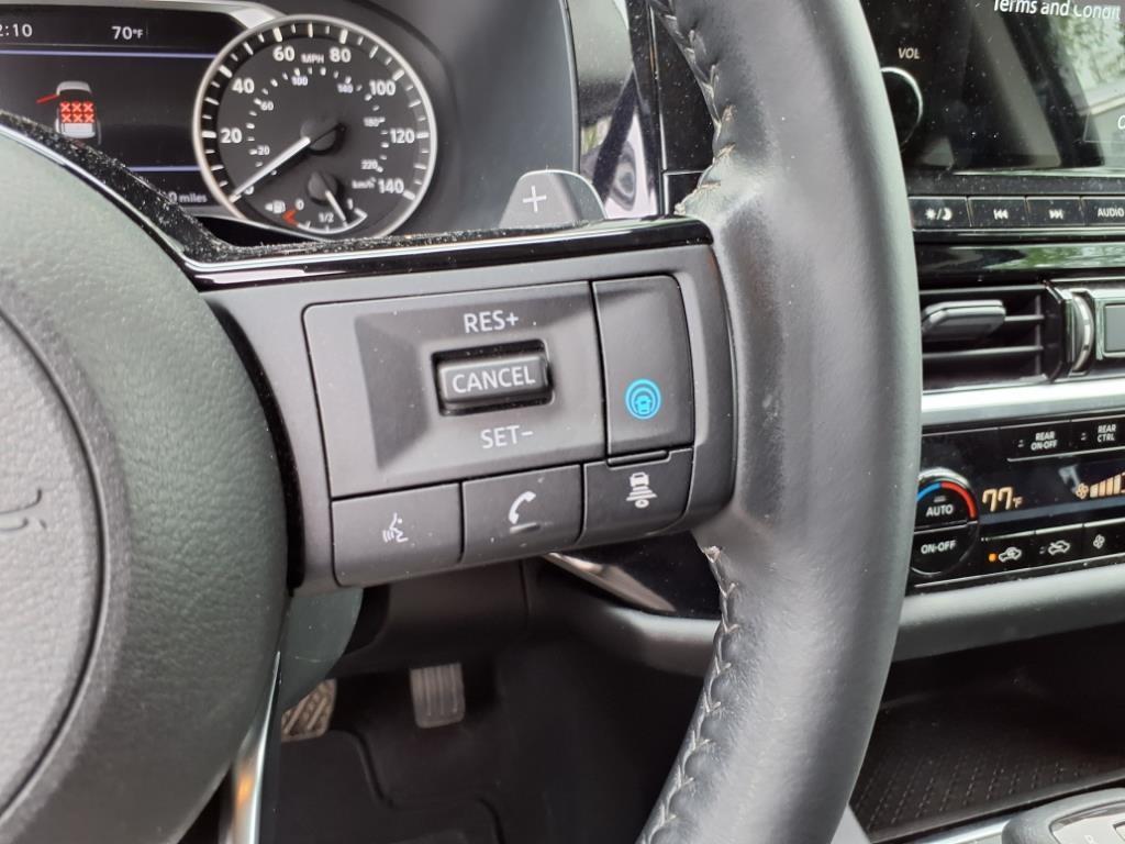 2022 Nissan Pathfinder SL