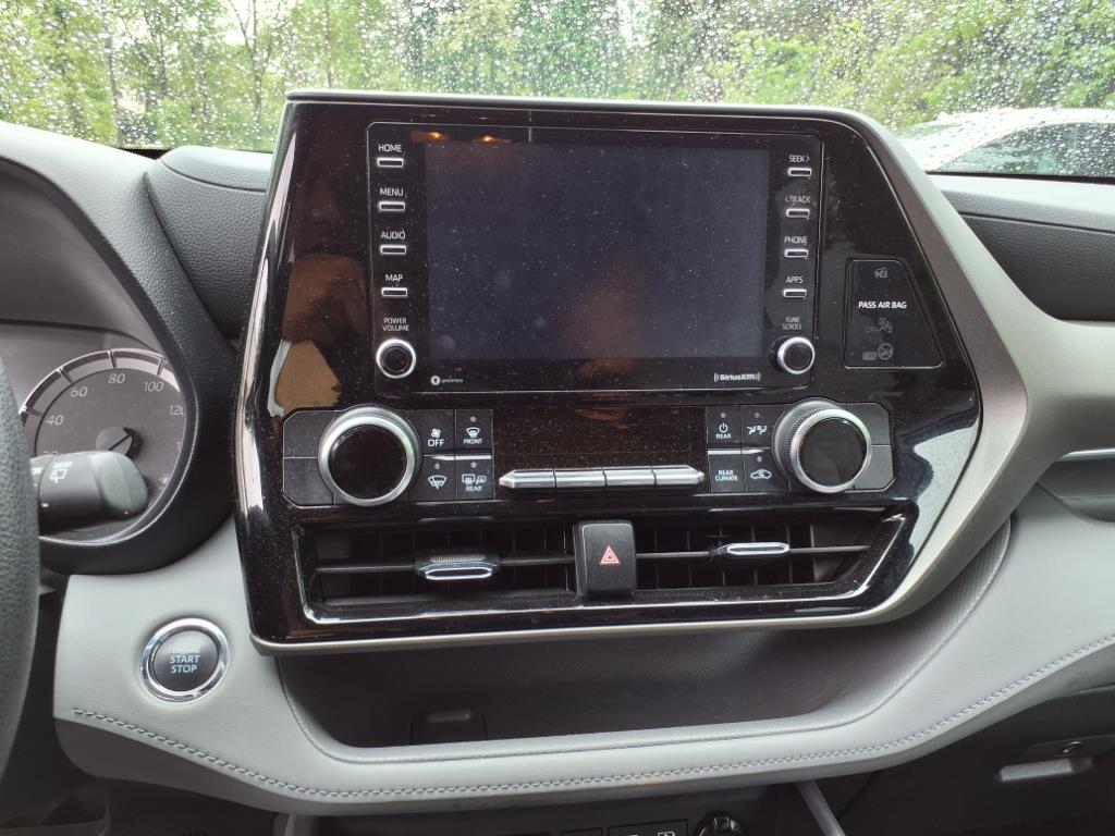2022 Toyota Highlander L