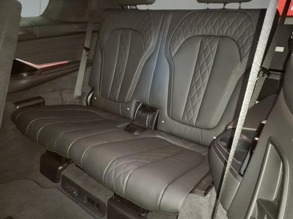 2025 BMW X7 M60i 2025 BMW X7 M60i