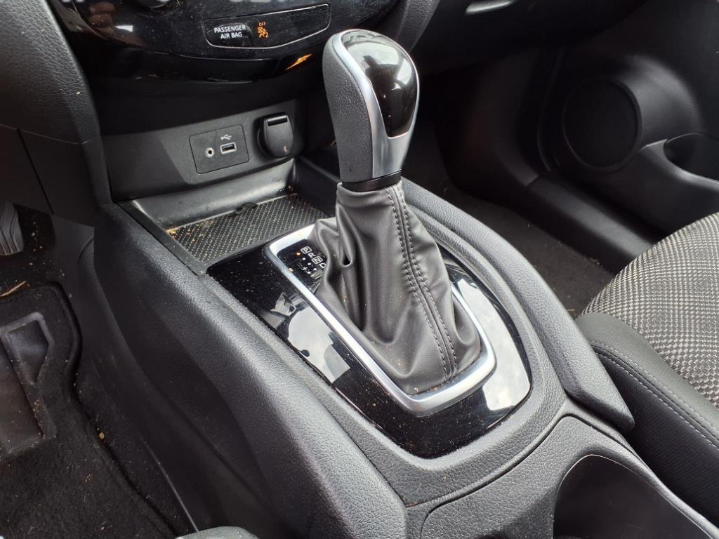2022 Nissan Rogue Sport SV