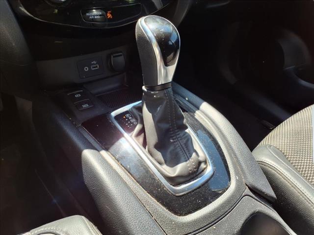 2022 Nissan Rogue Sport SV