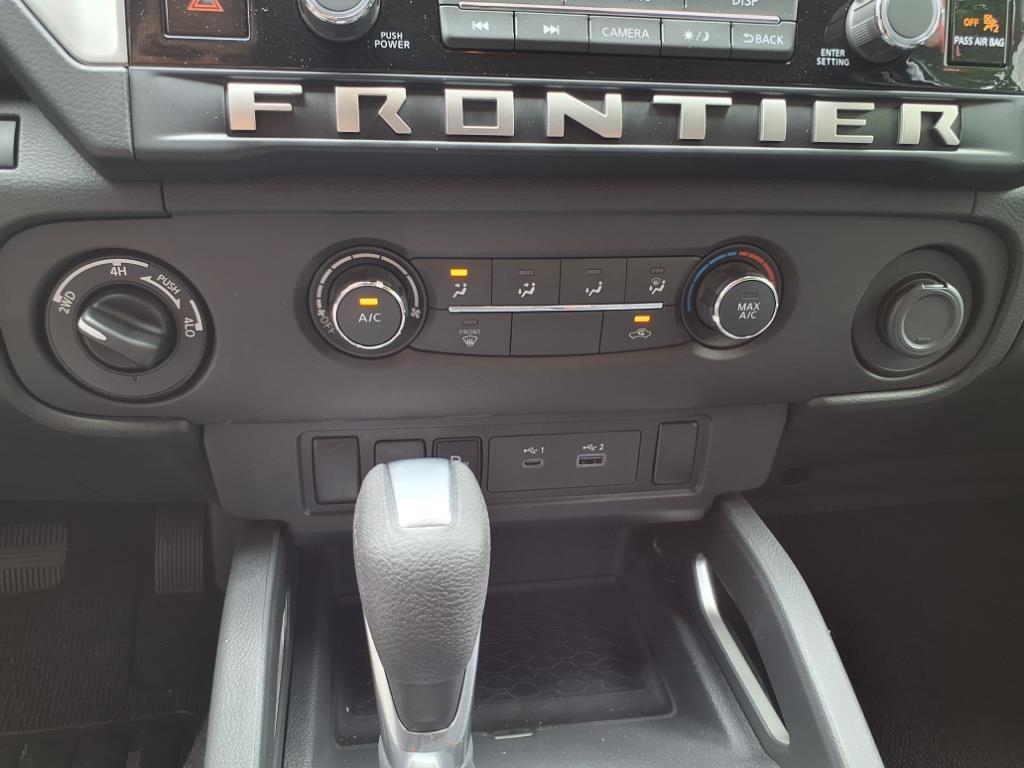 2025 Nissan Frontier SV