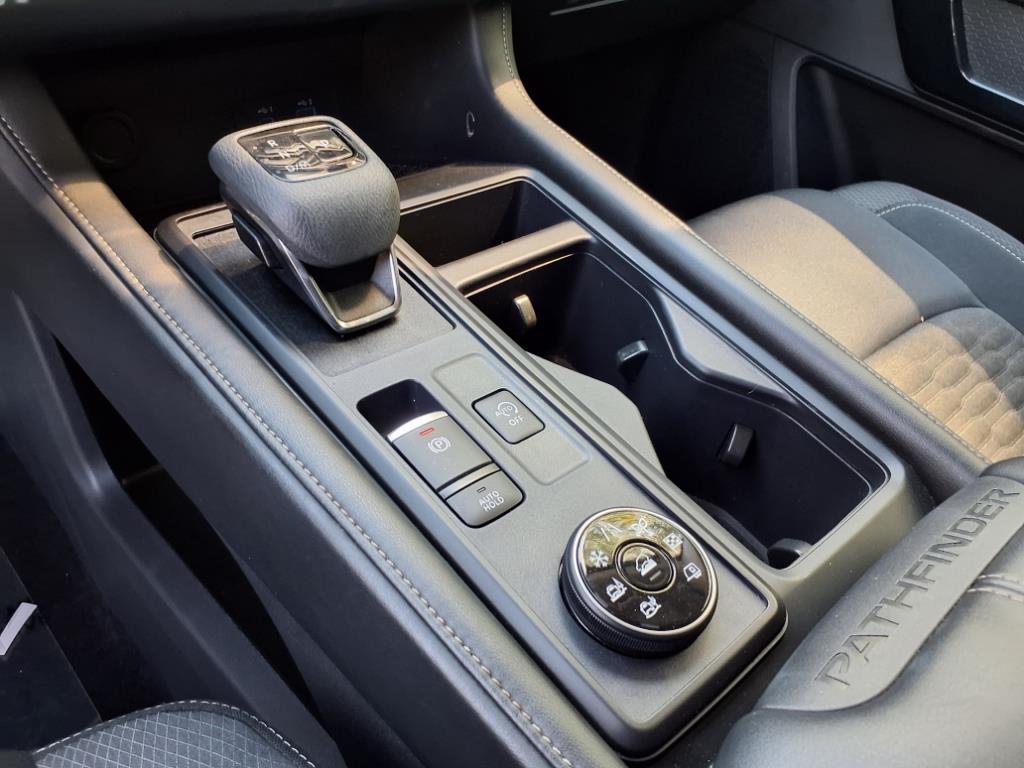 2024 Nissan Pathfinder S