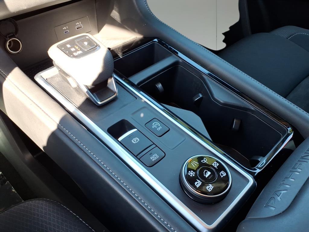 2024 Nissan Pathfinder SV 2024 Nissan Pathfinder SV