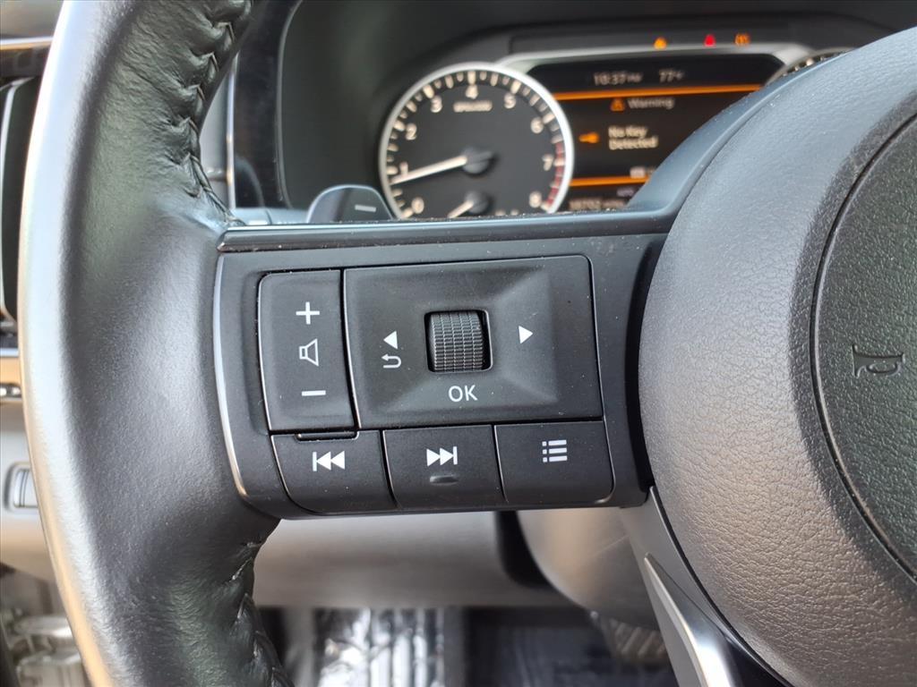 2024 Nissan Pathfinder SV