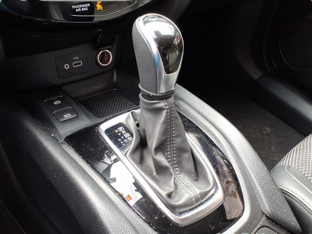 2022 Nissan Rogue Sport SV