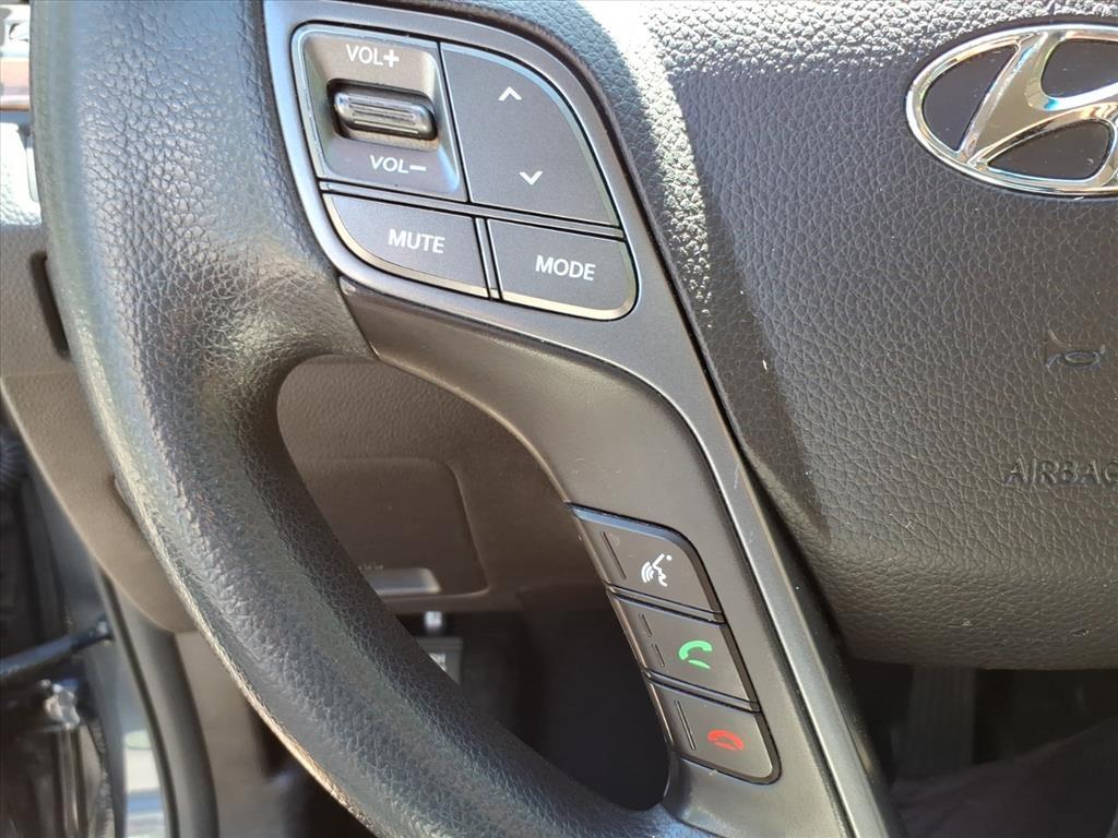 2016 Hyundai SANTA FE SE
